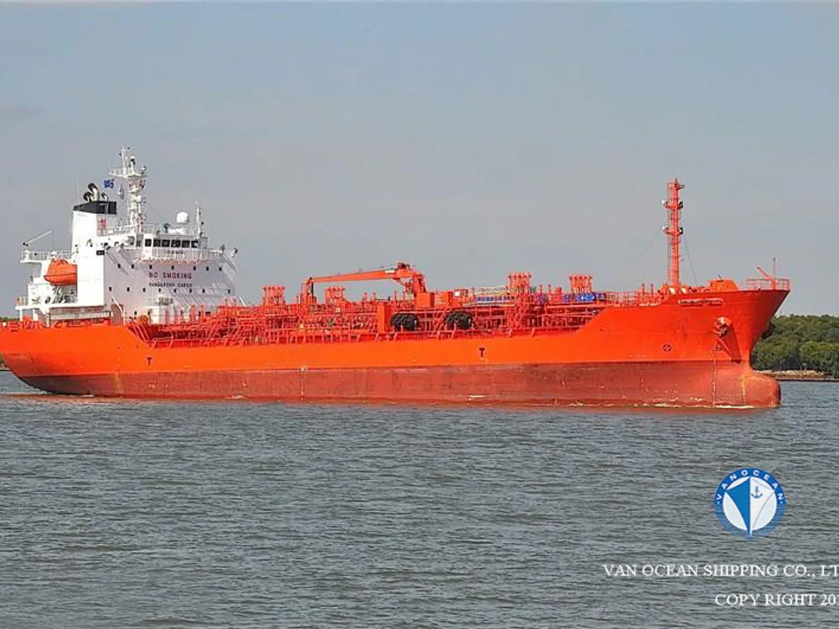 Kapal tanker minyak/bahan kimia kanggo didol