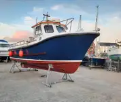 Kapal cutter kanggo didol