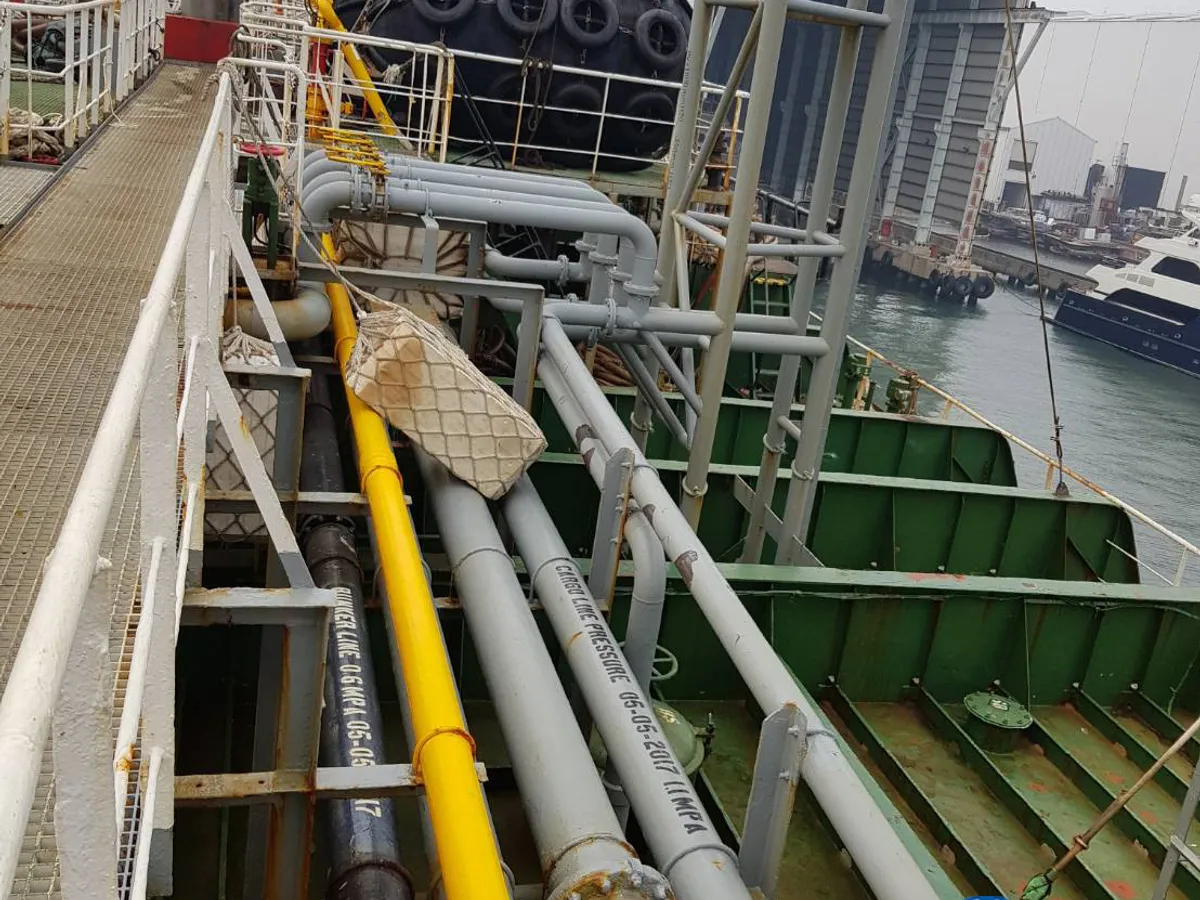 Kapal tanker minyak/bahan kimia kanggo didol