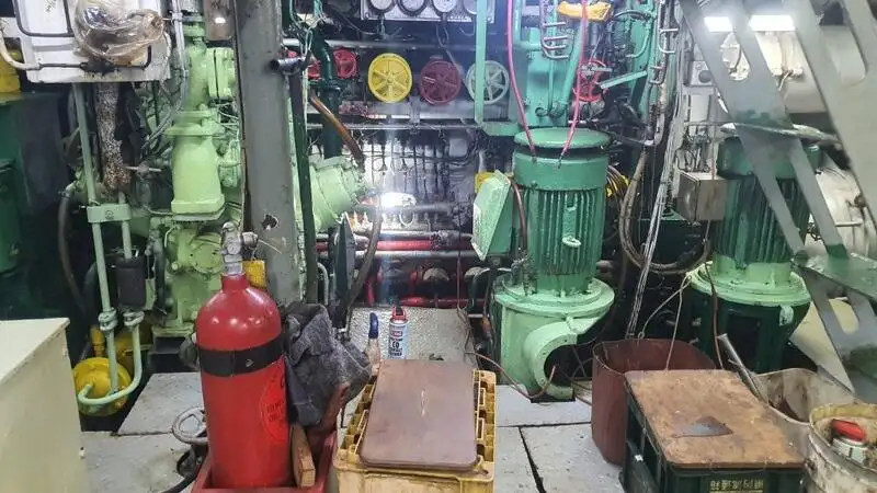 Kapal longliner kanggo didol