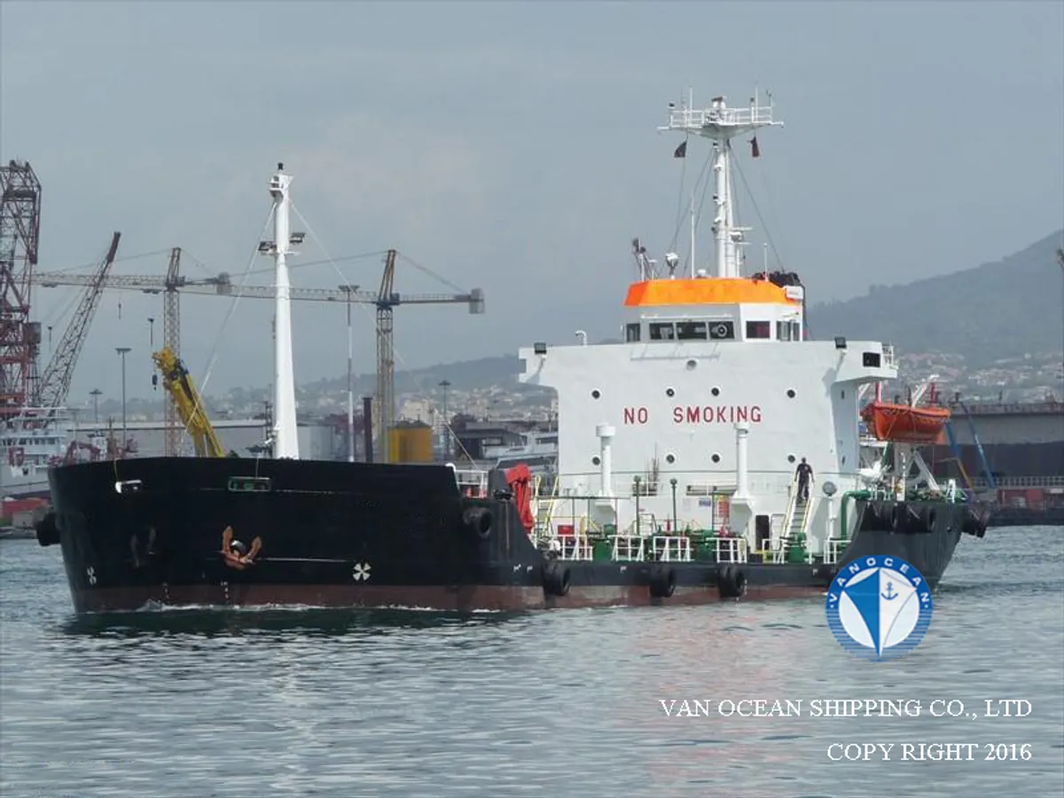 Kapal tanker minyak/bahan kimia kanggo didol