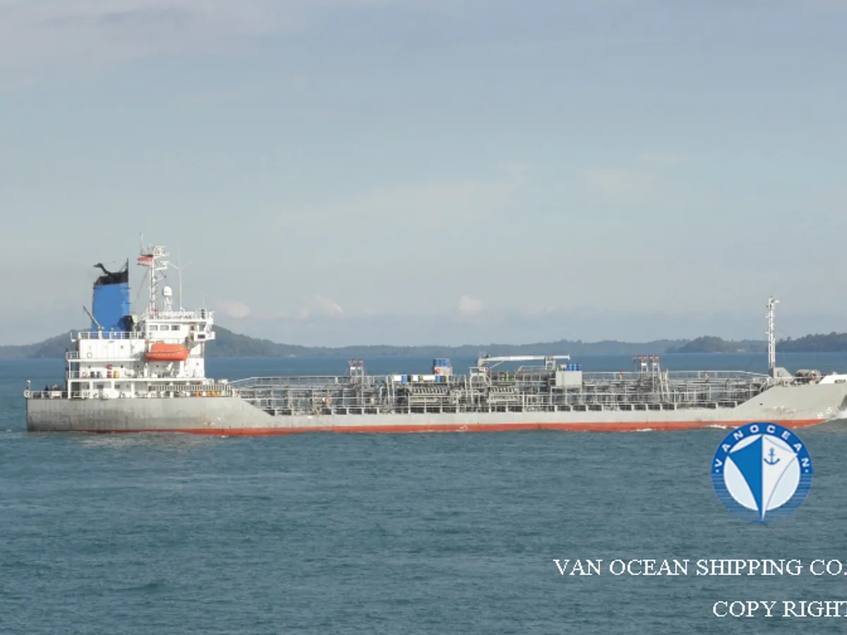 Kapal tanker minyak/bahan kimia kanggo didol