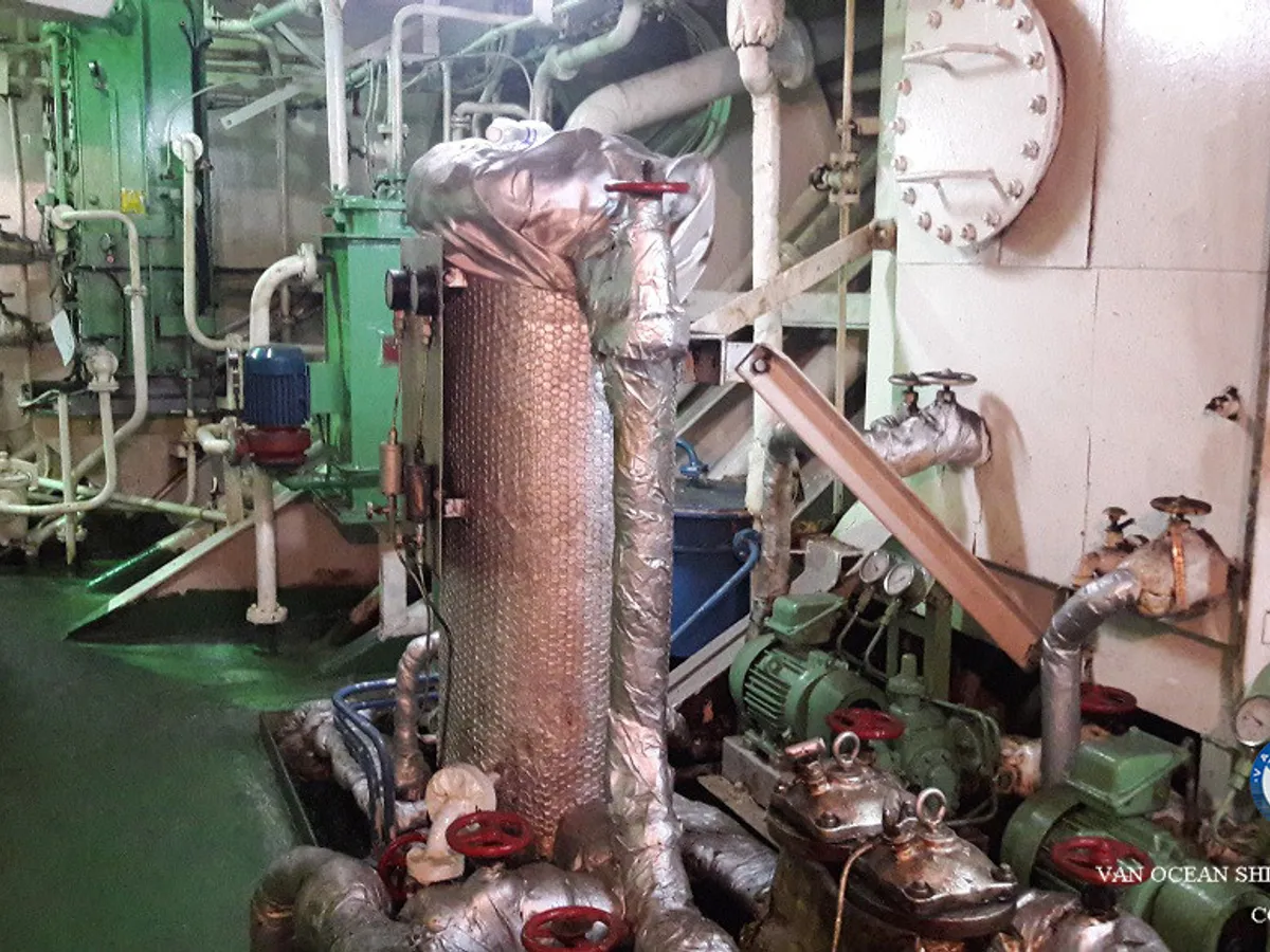 Kapal tanker minyak/bahan kimia kanggo didol