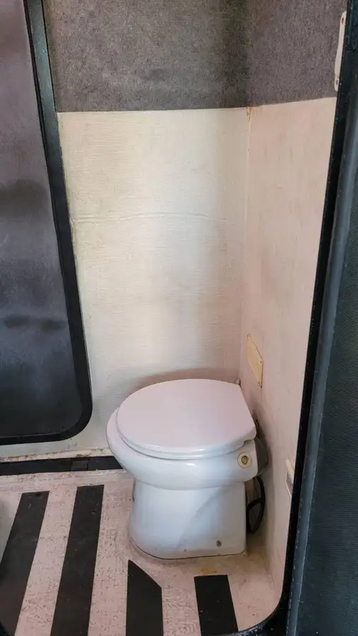 Kapal kontainer kanggo didol