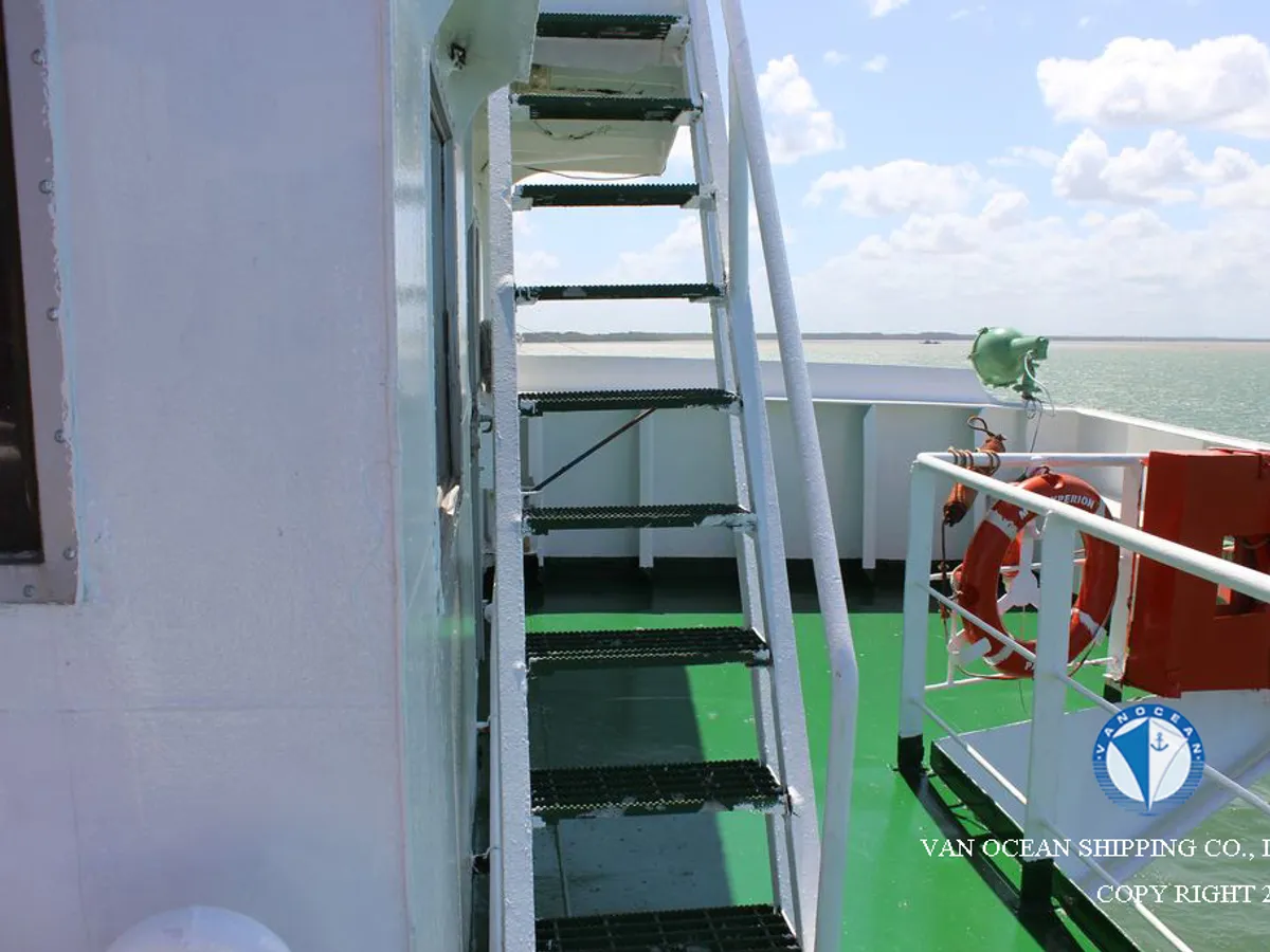 Kapal tanker minyak/bahan kimia kanggo didol