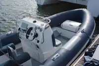 Kapal karet kaku kanggo didol
