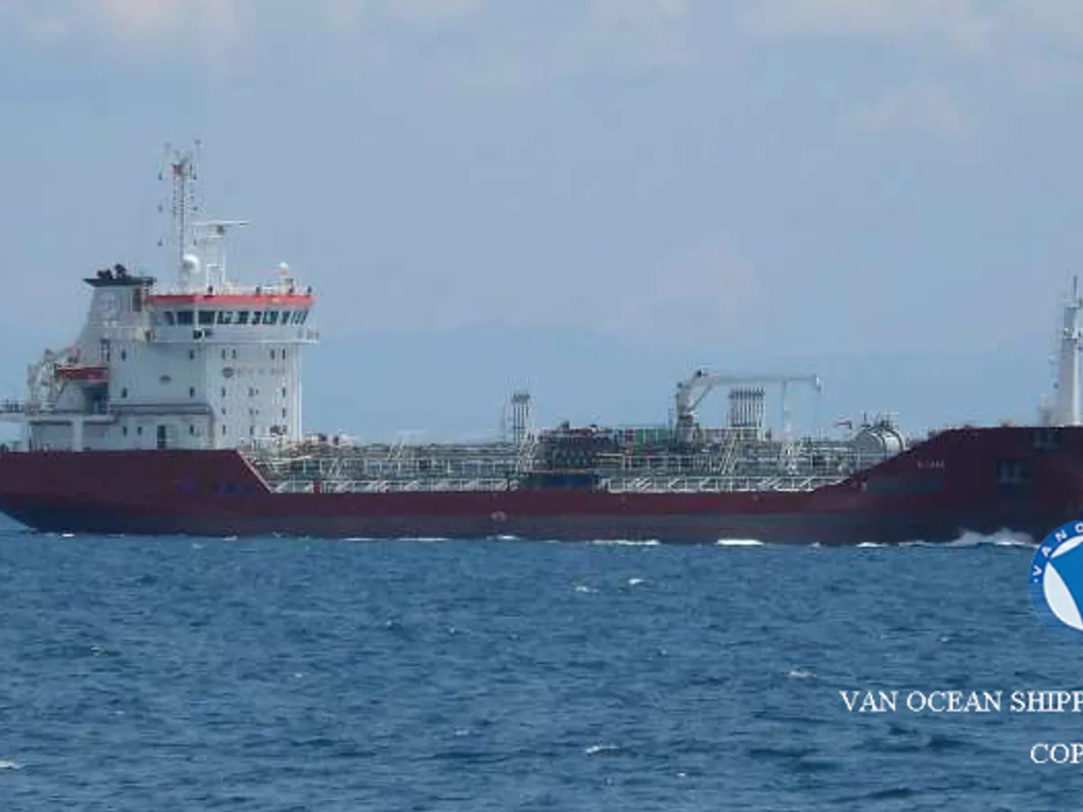 Kapal tanker minyak/bahan kimia kanggo didol