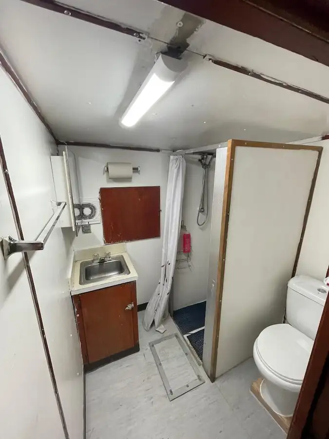 Kapal kontainer kanggo didol