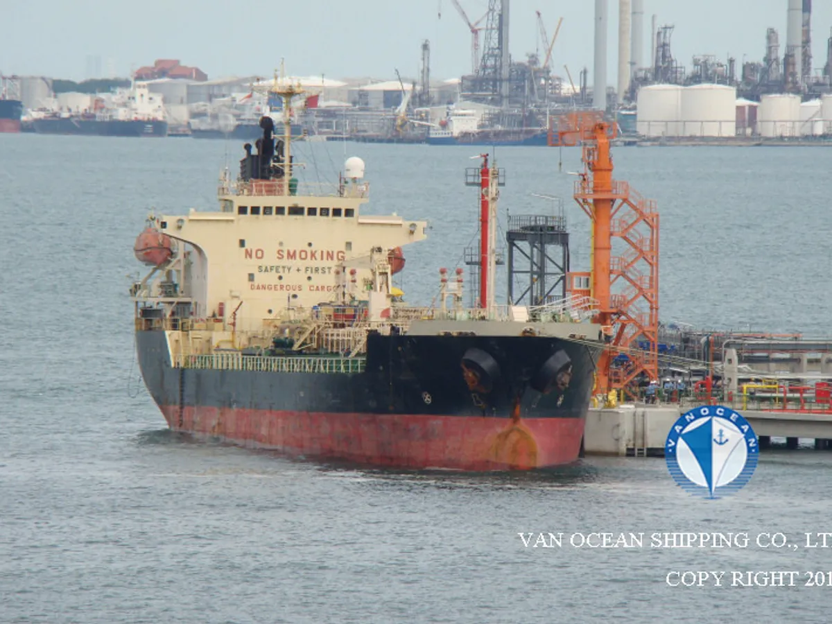 Kapal tanker minyak/bahan kimia kanggo didol