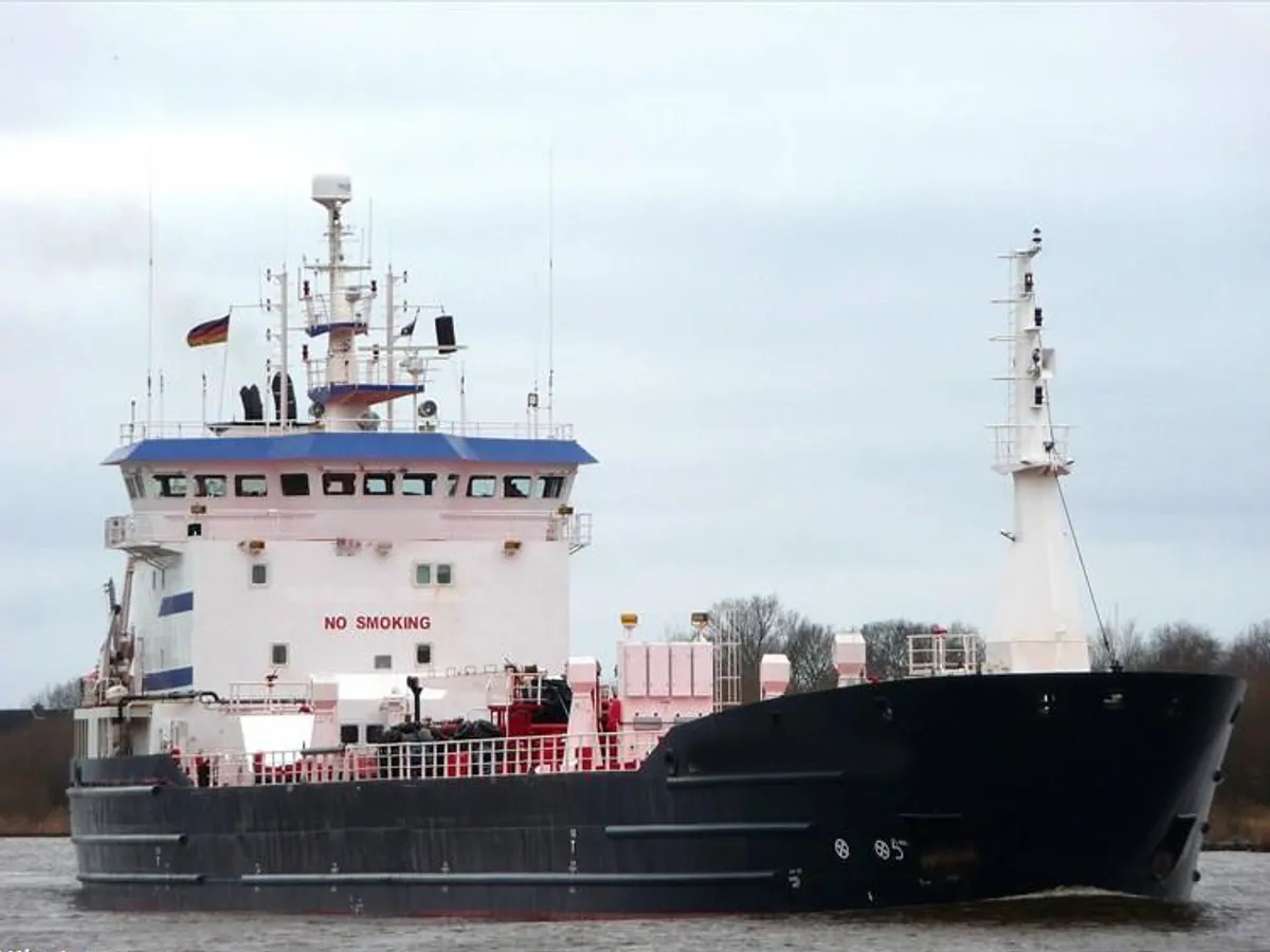 Kapal tanker minyak/bahan kimia kanggo didol