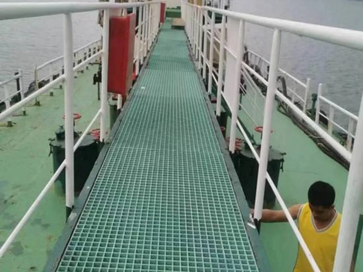 Kapal tanker minyak/bahan kimia kanggo didol