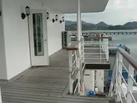 Katamaran kanggo didol