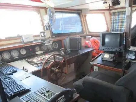 Kapal longliner kanggo didol