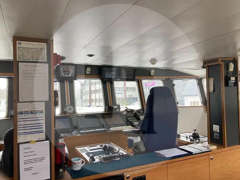 Kapal trawler berkas kanggo didol