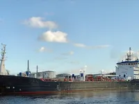 Kapal tanker minyak/bahan kimia kanggo didol