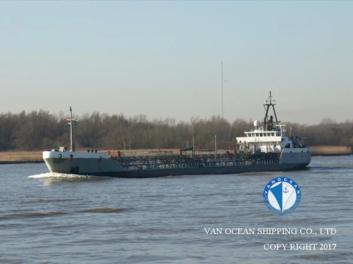 Kapal tanker minyak/bahan kimia kanggo didol