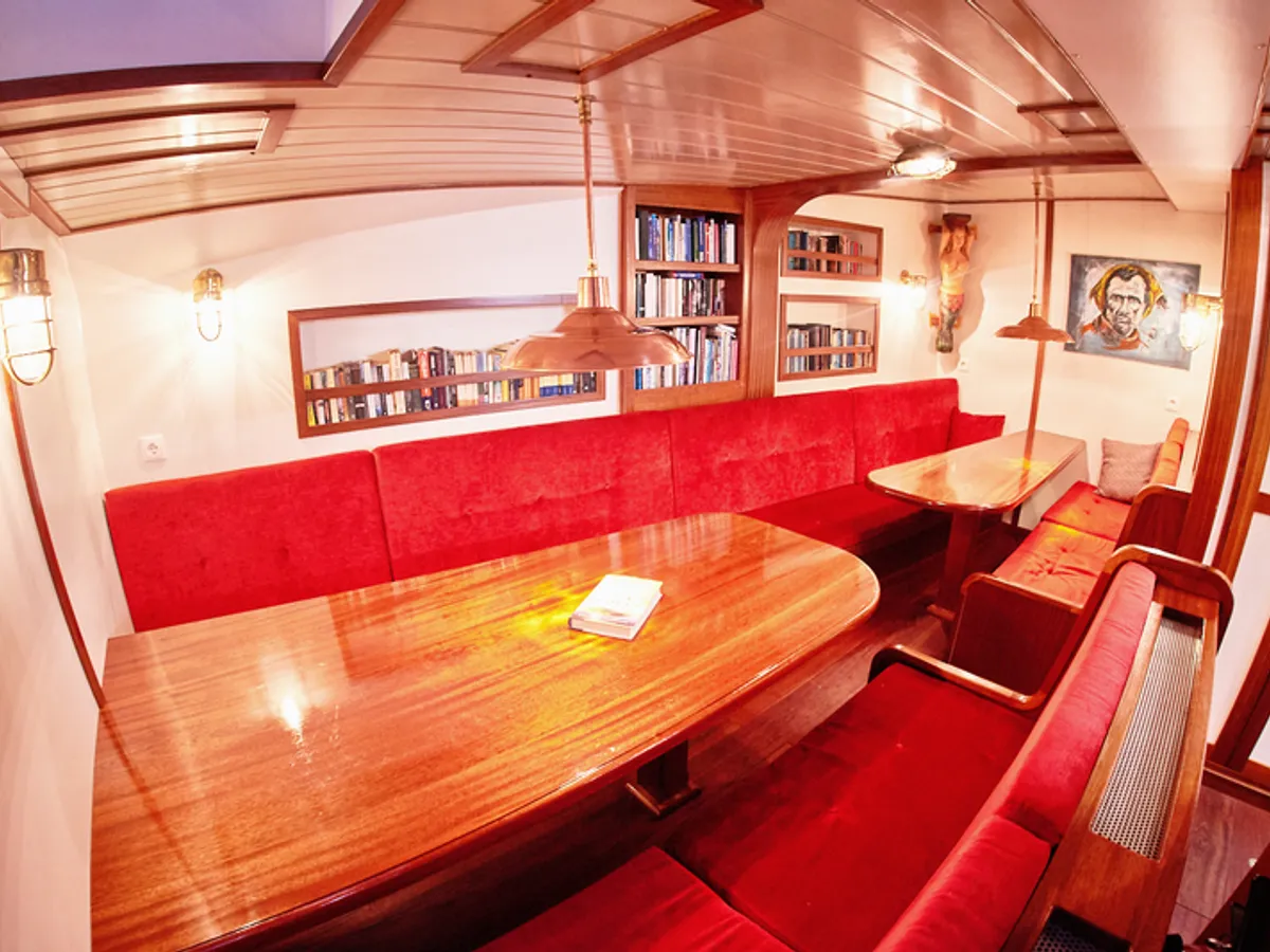Yacht kanggo didol