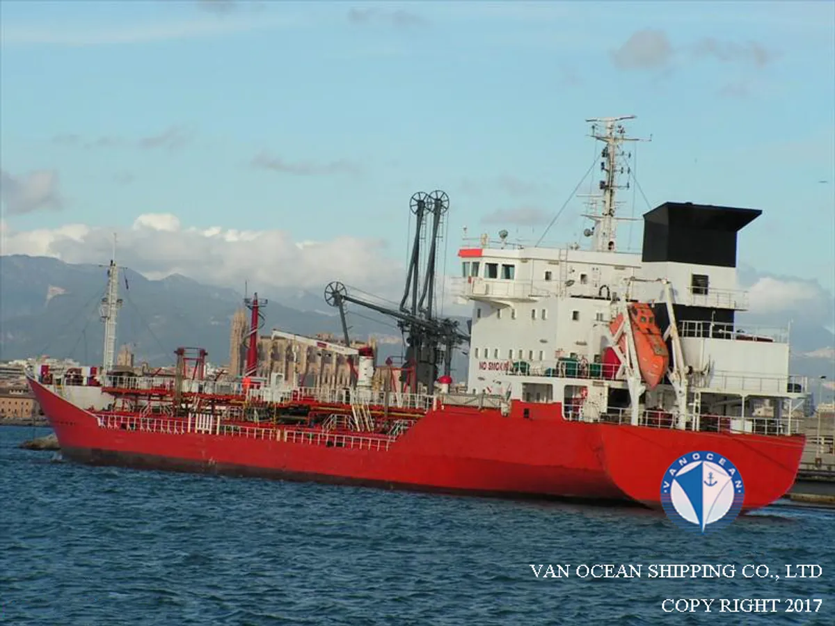 Kapal tanker minyak/bahan kimia kanggo didol
