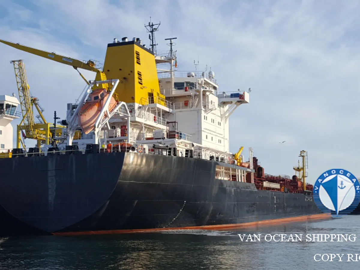 Kapal tanker minyak/bahan kimia kanggo didol