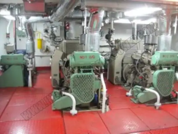 Kapal tanker minyak/bahan kimia kanggo didol