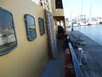Kapal kerja kanggo didol