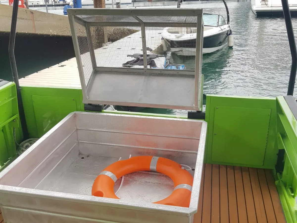 Kapal kerja kanggo didol