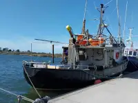 Kapal longliner kanggo didol