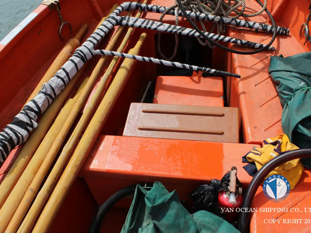 Kapal tanker minyak/bahan kimia kanggo didol