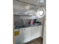 Kapal kontainer kanggo didol