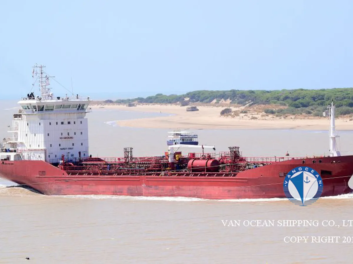 Kapal tanker minyak/bahan kimia kanggo didol