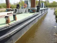 Kapal kerja kanggo didol