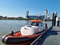 Kapal kontainer kanggo didol