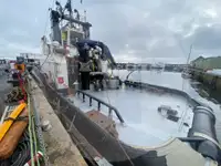 Kapal derek kanggo didol