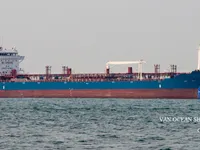 Kapal tanker minyak/bahan kimia kanggo didol