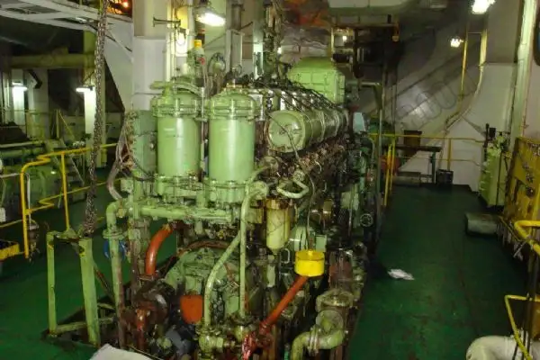 Kapal tanker minyak/bahan kimia kanggo didol