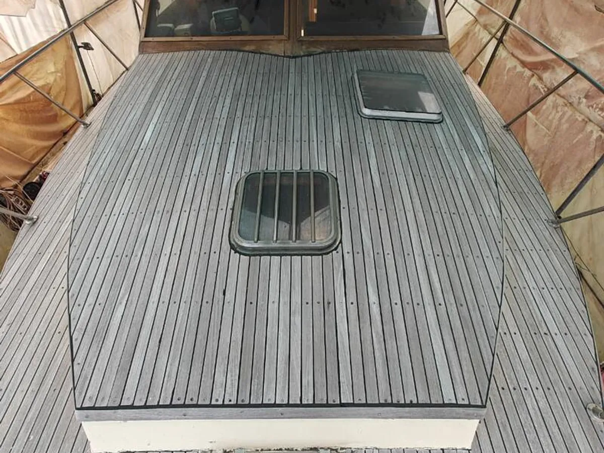 Kapal kerja kanggo didol