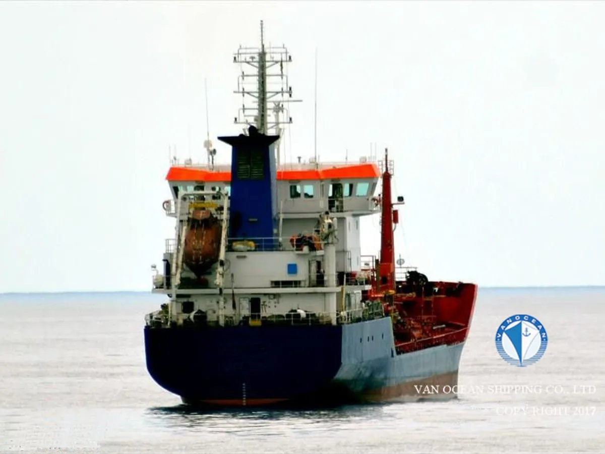 Kapal tanker minyak/bahan kimia kanggo didol