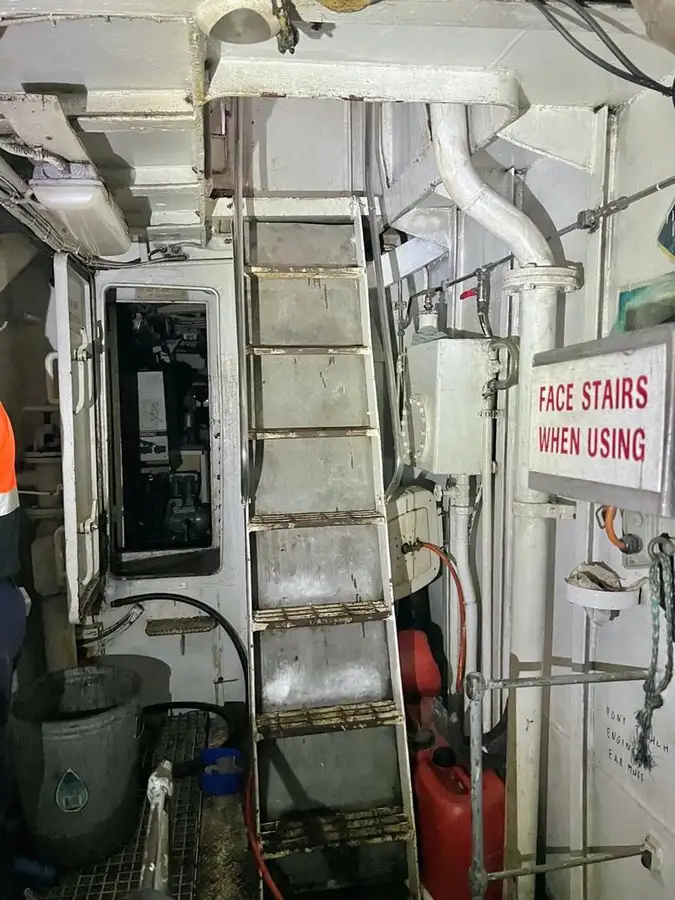 Kapal trawler kanggo didol