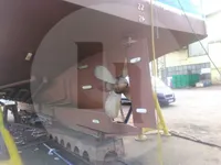 Kapal pengangkut iwak urip kanggo didol