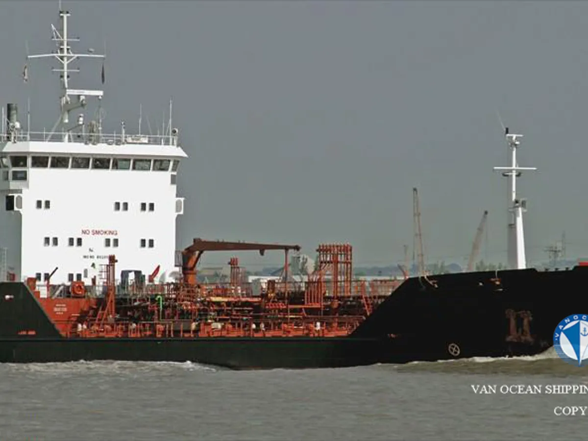 Kapal tanker minyak/bahan kimia kanggo didol