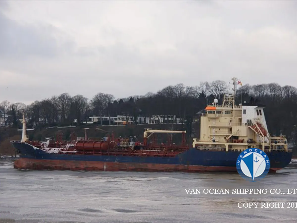 Kapal tanker minyak/bahan kimia kanggo didol
