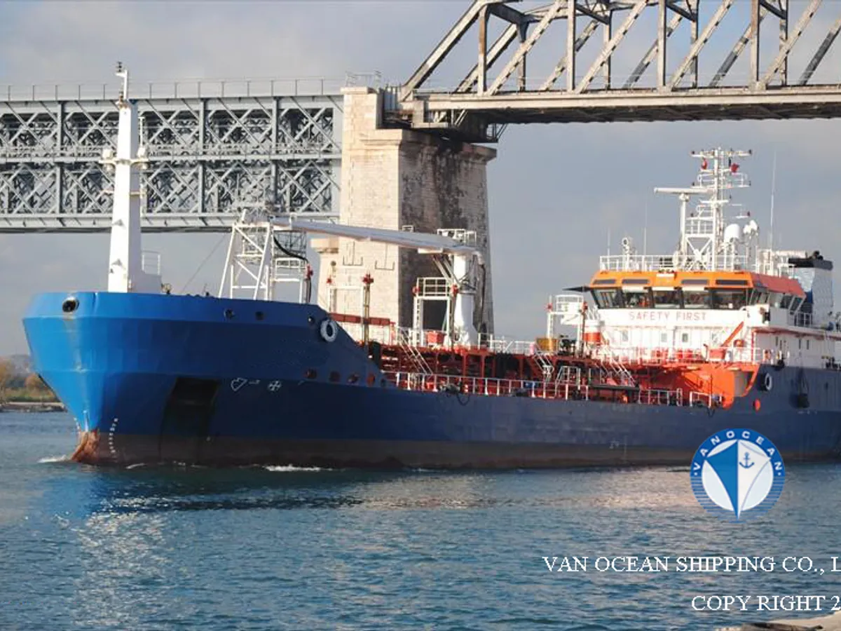 Kapal tanker minyak/bahan kimia kanggo didol