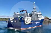 Kapal trawler berkas kanggo didol