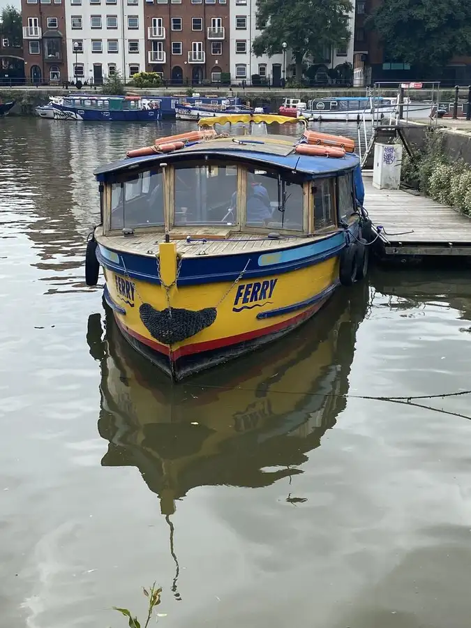 Kapal feri kanggo didol