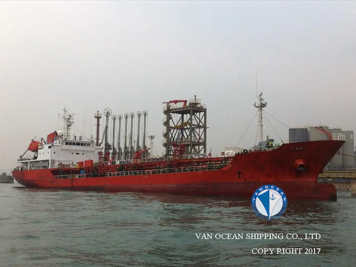 Kapal tanker minyak/bahan kimia kanggo didol