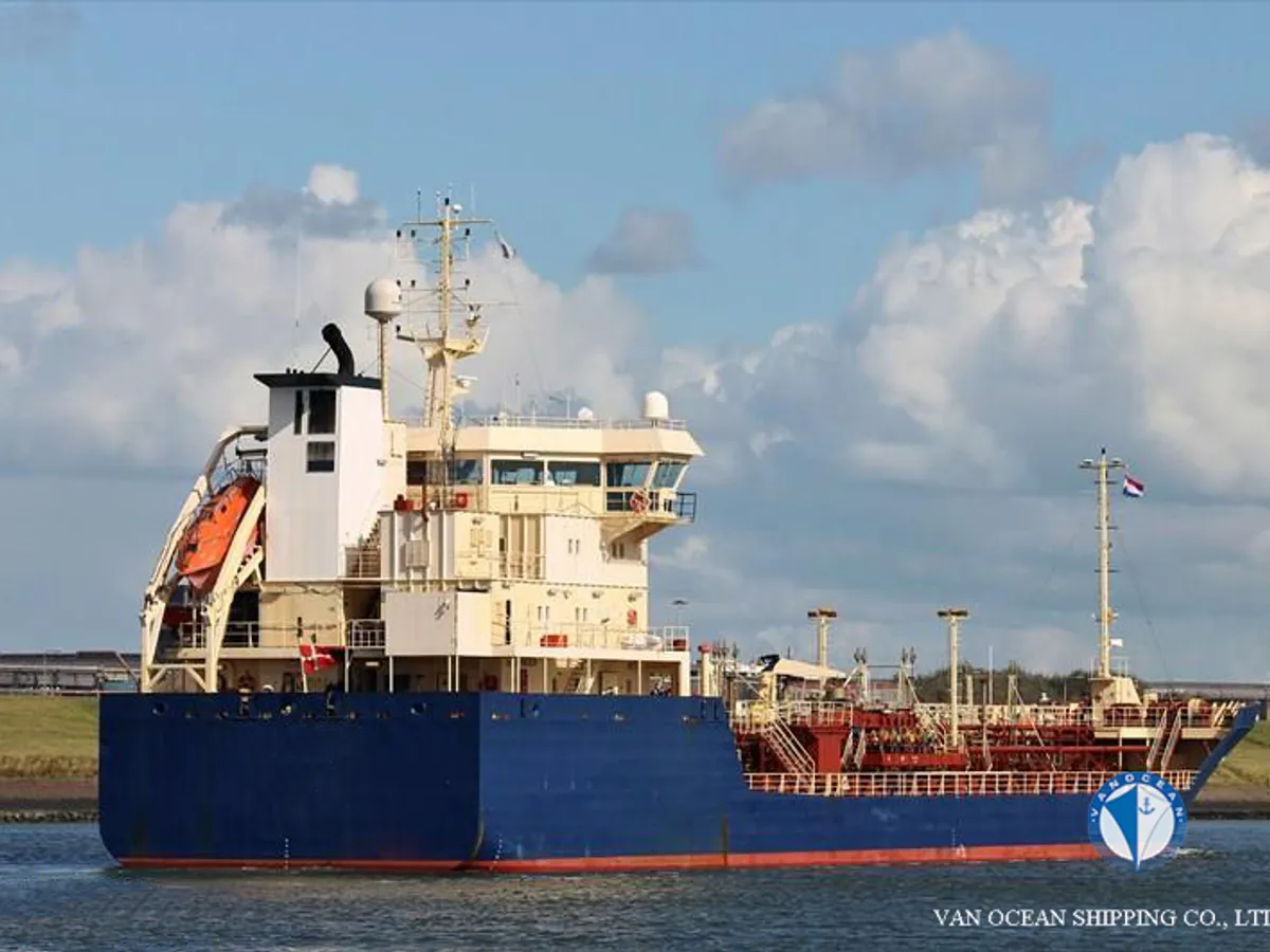 Kapal tanker minyak/bahan kimia kanggo didol