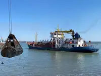 Kapal dredger kanggo didol