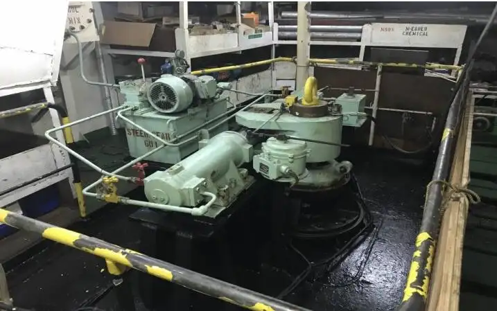 Kapal tanker minyak/bahan kimia kanggo didol