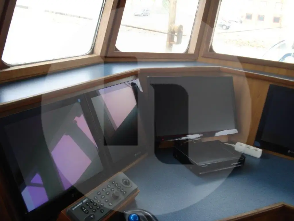 Kapal trawler berkas kanggo didol