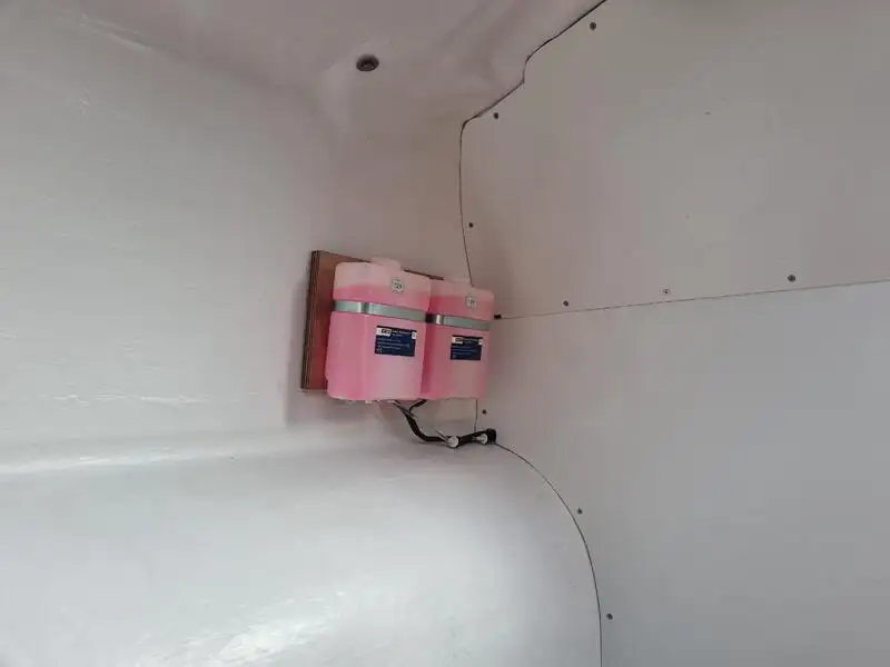 Kapal kontainer kanggo didol